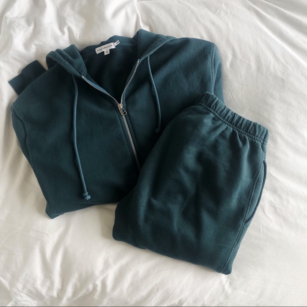 Good American Green/Teal Sweatsuit joggers and sweater